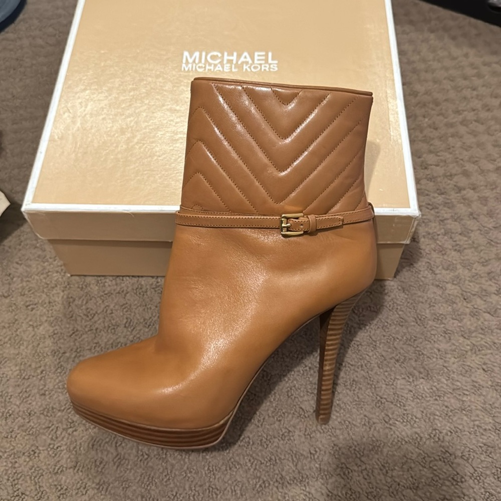 Michael Kors Avery Bootie - Chestnut - 9.5 new